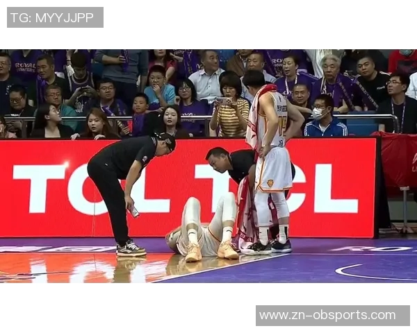 王钰栋热身赛遭泰国队飞踹重创痛苦倒地引发关注与担忧