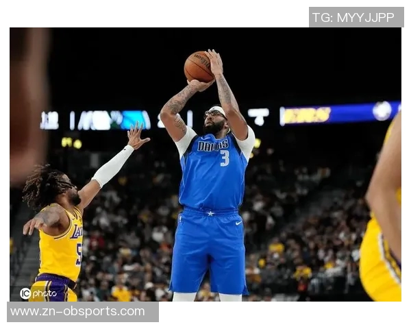 浓眉调侃弗拉格未能三双抢板成功展现团队默契与竞争精神